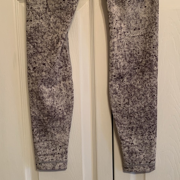 Lululemon, Speckled Wunder Leggings, size 6, EUC - Picture 6 of 13